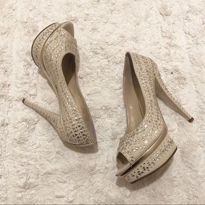 Enzo Angiolini peep toe pump